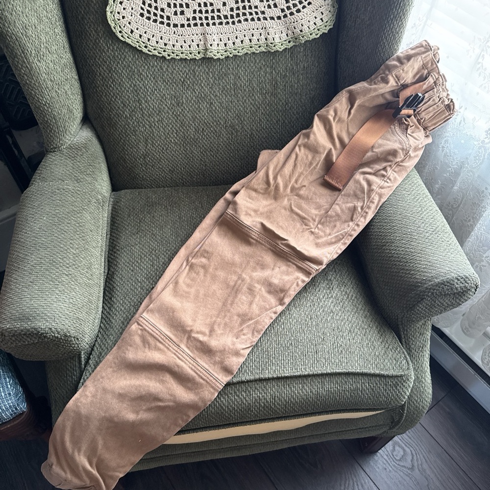 Hollister Ultra High-Rise Tan Pants - Picture 3 of 4